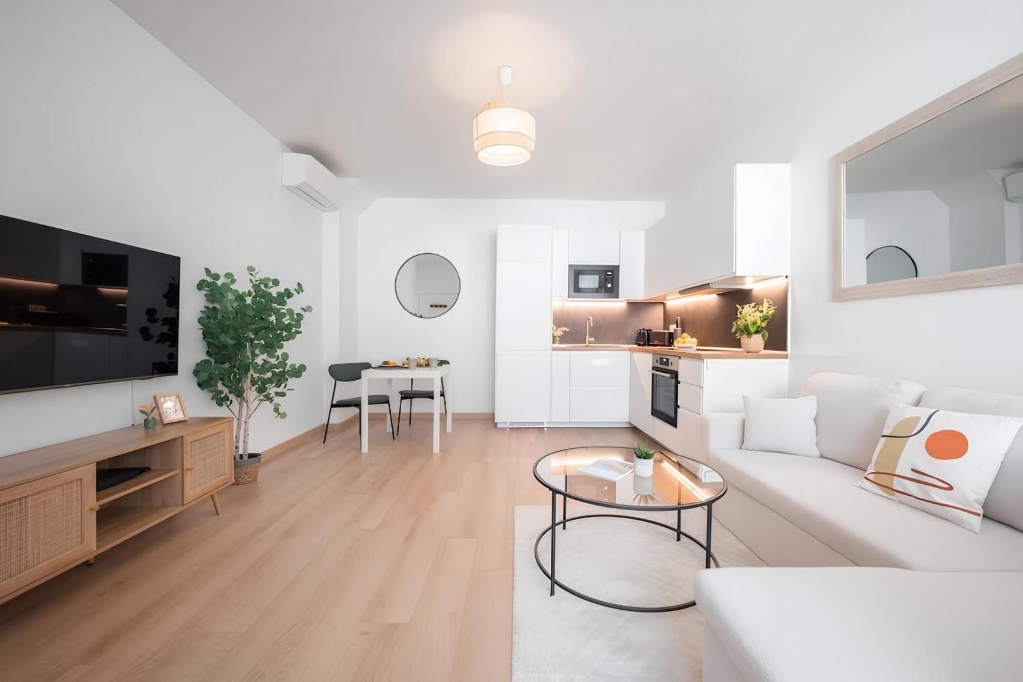 Cozy Appartement Plein Centre, Proche Gare/Plage Menton Exterior foto